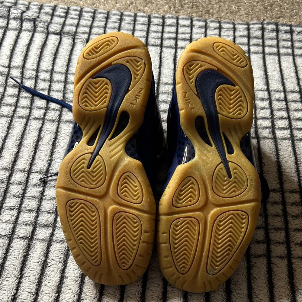 New Nike Foamposite Pro “Blue Void/University Red” (4Y) - Picture 12 of 12
